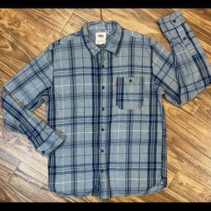 Levis Mens large button up long sleeve shirt